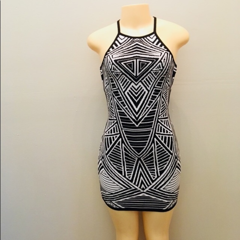 Dress - Picture 7 of 7